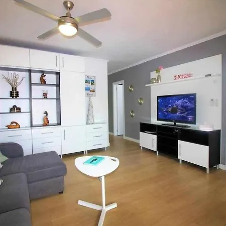 Apartament Casa Geminis . *